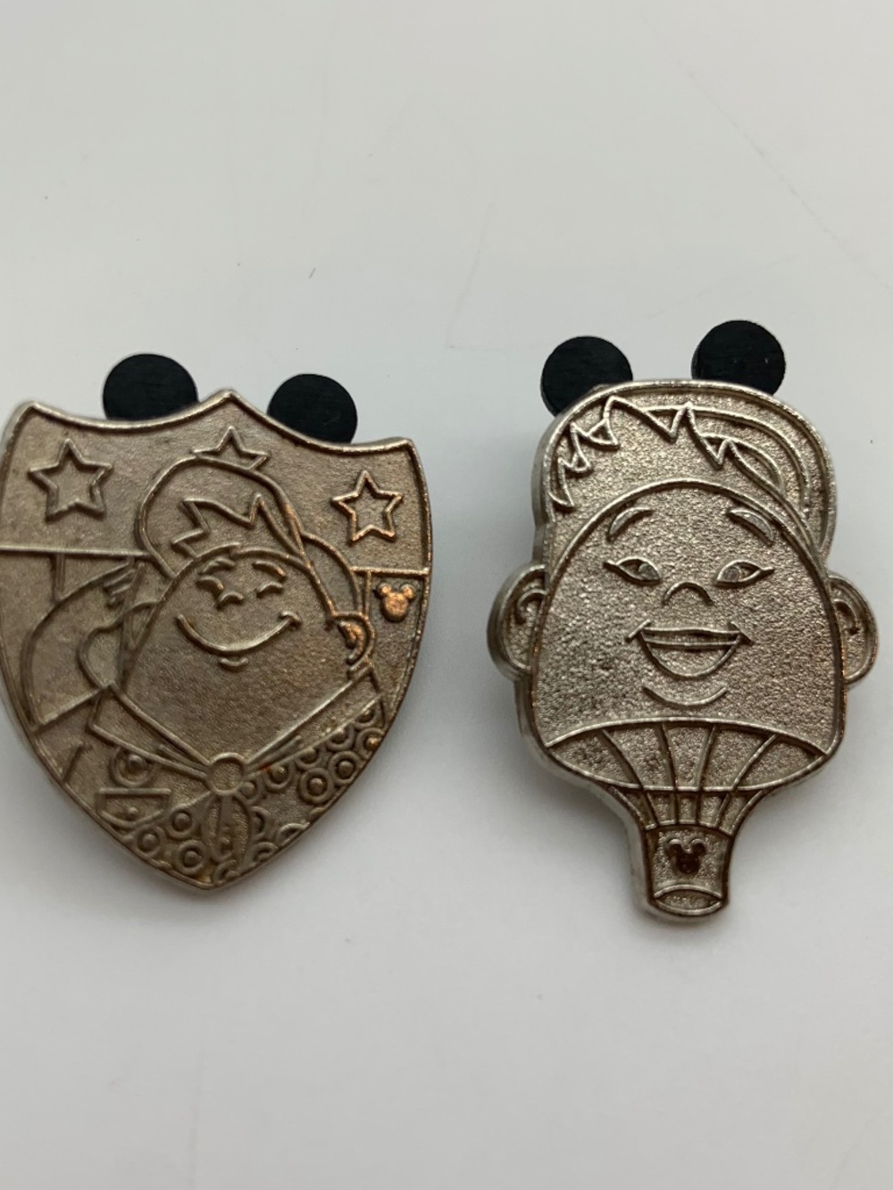 Disney Pin Trading Up Russell Badge Air Balloon Silver Hidden Mickey Lapel Pins